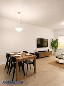 Gorgeous 3-Bed Home - 25 Mins to Niagara Falls! - Image 2