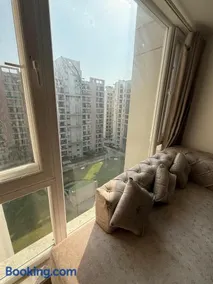 Zivora By Vaayu Sanctum 3BHK 10 min from The Taj Mahal - Image 2