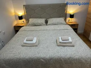 Airport Luxury Apartment Parking 6 Guests - Image 3