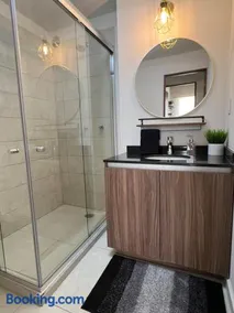 Modern and equipped apartment - Image 3