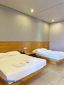 Happy day inn - Image 3
