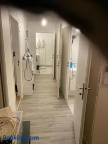 Super chambre avec salle de bain - Image 2