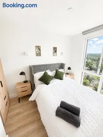 Wonderful apt - 17 mins to central Ldn - long stay - Image 5