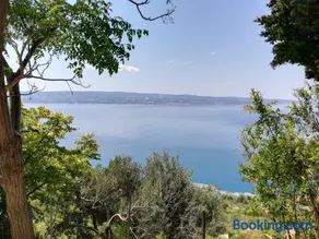 House B - with spacious terrace and beautiful view - Image 3