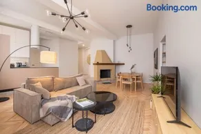 SAUNA - 3 Separate BRs - Foosball - Old Town Apartment - By Innorental - Image 2