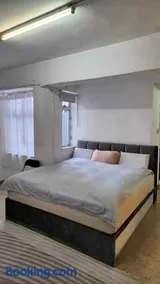 Huge Studio and Rooftop in Central - Image 3