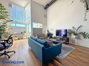 Modern 2BR + Loft Family Home, steps to Echo Park - Image 2