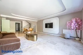 Sompteuse Villa Bord de marne - Image 1