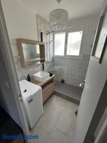 T2 moderne proche centre avec balcon et wifi - Image 3