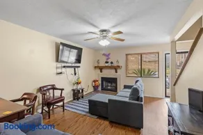 Cozy Huntsville Condo - 2BR Near SHSU - Pool - WiFi - Free Parking - Image 1