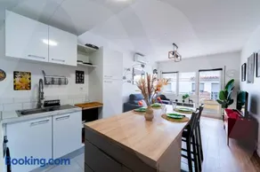 Appartement Central Roses Eugeni Ors by Welhomy - Image 1