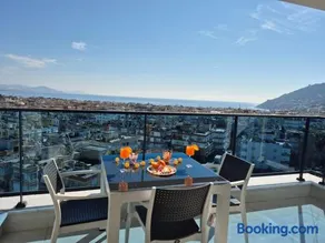 Luxury apartment with panoramic sea view emerald - Image 2