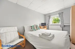 Riverside Mews - Image 4