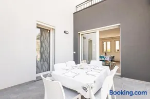 AmazHome - "Piano House" parking and near the beach - Image 3
