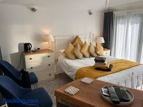 Stylish Cabin in East Sussex near Newhaven ferry - Image 2