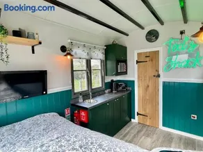 The Orchard Retreat - Image 2
