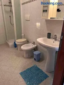 Appartamento tranquillo con patio e piscina - Image 2