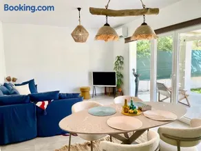 Berro's Beach House - Image 2