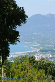 Tra Montagne e Mare - Image 1