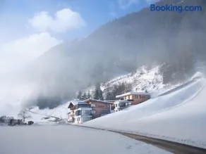 Sun Lodge - Image 4