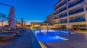 Luxury Aparthotel Makarska - Image 1