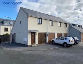 Burry Port Harbour Apartment - Image 1
