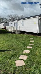 3 Bedroom caravan St osyth beach holiday park with free WiFi and parking - Image 2