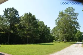 Country Home by Natchez Trace's State Forest - Image 3