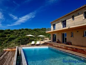 Modern villa 5 double bedrooms, new AC, private pool and stunning view 800 m from beach - Image 1