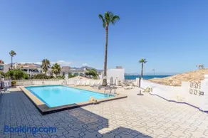 2 House in front of the sea - Image 3