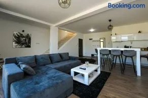 Central Apartments - Image 2