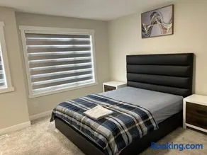 Stylish 3 bedroom home in Regina - Image 2