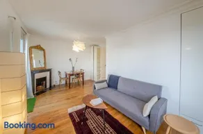 Nid d Aigle, 2 Stations from Paris, Charming Top Floor Apartment Bright, Fully Equipped, Washing Machine High Speed Fibre WiFi - Image 2