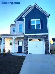 Beautiful 3 bedroom house - Image 1