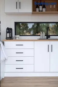 ARBY - Irvine Wines Tiny Home - Image 5