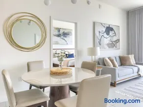P2004 Penthouse 2BR with East Views Balcony a Pool and Gym in Doral - Image 4
