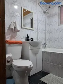 Alojamiento san Francisco de Asis -Casa equipada con estacionamiento 2 dormitorios 2 baños - Image 2
