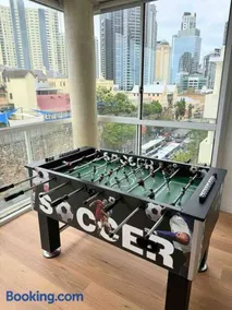 Spacious Apt with pool & parking - Image 1