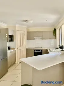 4 bedroom house south Brisbane - Image 3