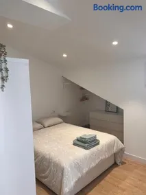 Loft recién reformado enfrente del centro botín - Image 4