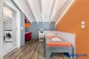 Colorful House (Attic) - Image 4