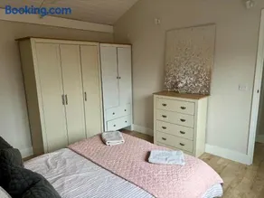 Hampshire lodge - Image 3