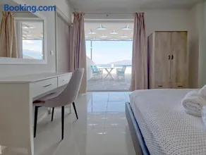 Epipleon Luxury Suites -105- Δωμάτιο 35τμ με βεράντα 35τμ μπροστά στη θάλασσα - Image 4
