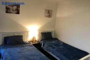 Liverpool holiday apartment 2Bedroom 2Bathroom - Image 1