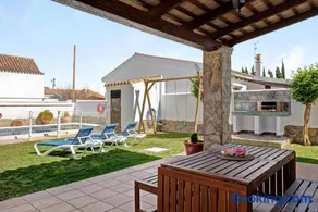 Villa Elsa mit Pool, Garten, Terrasse und WLAN - Image 2