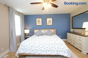 Elevated charming home in Historic Distric - Image 2