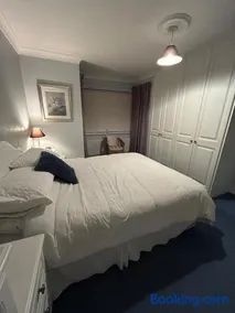 Balrath Wood - entire 3 bedroom house with drive and garden sleeps 5 - Image 3