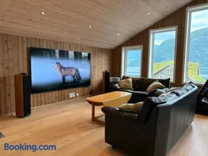 Living in a Nikolai Astrup motif 96m2 - Image 1