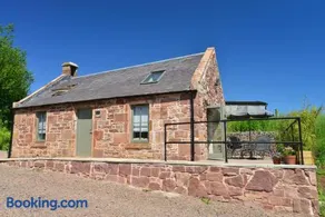 Scottish countryside Bothy - Image 1