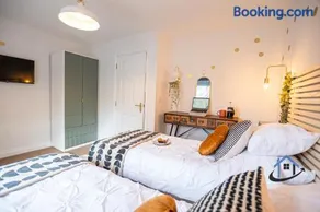 Ironside House, Thrapston king or twin beds, free parking, workspace, corporates, sleeps 8 - Image 3